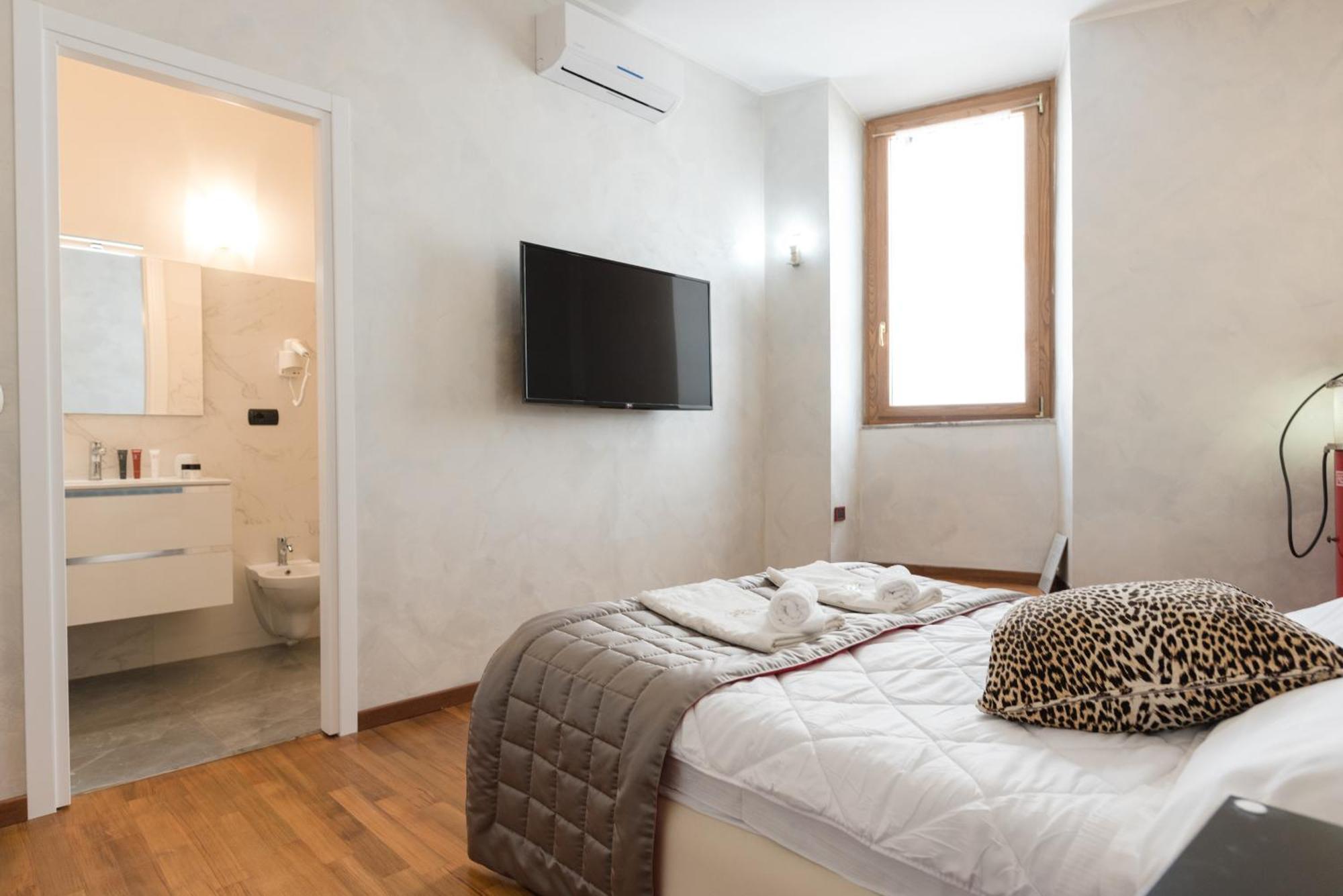Prince'S Suite - Budget Rooms & Apt Piazza Del Popolo Rzym Zewnętrze zdjęcie
