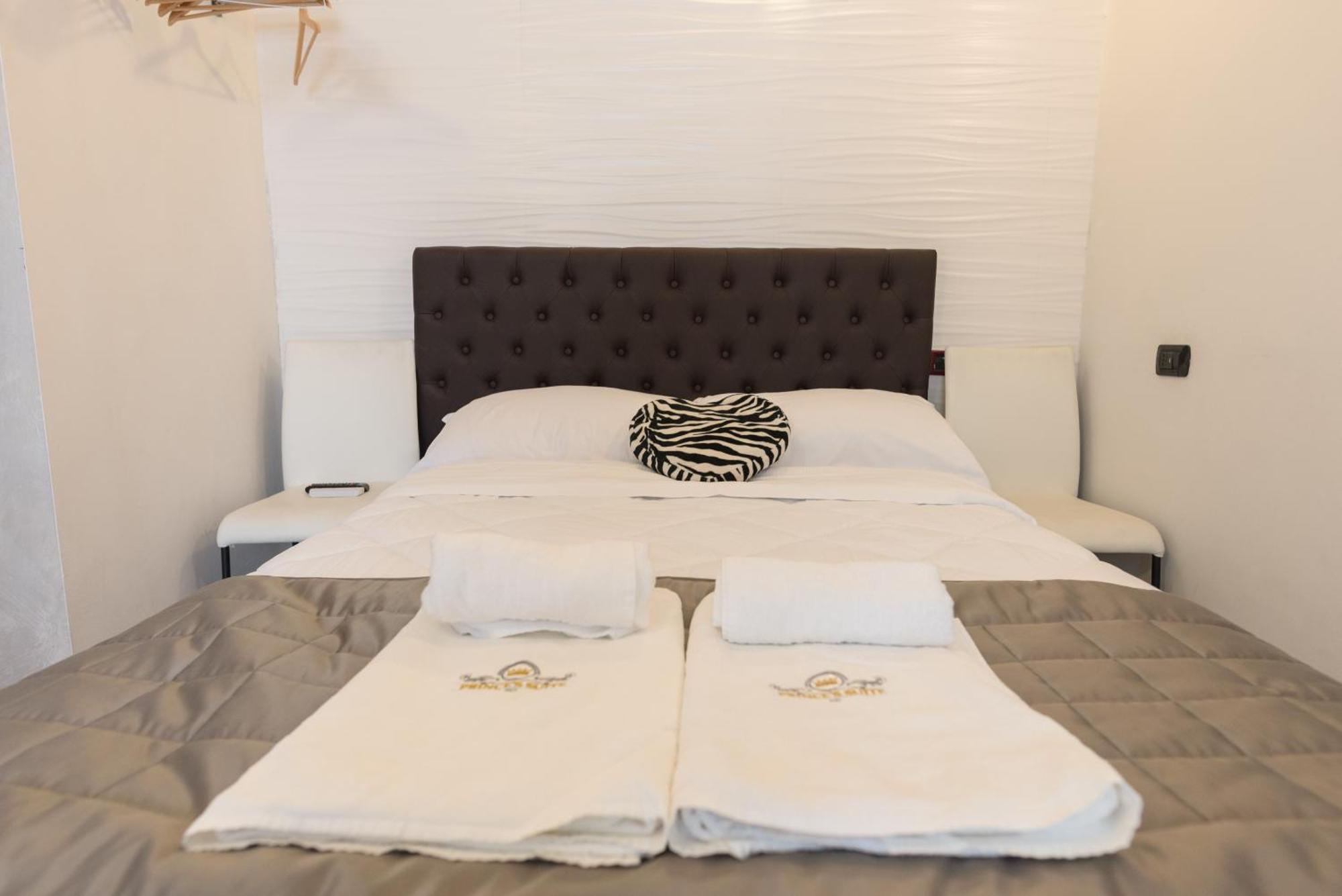 Prince'S Suite - Budget Rooms & Apt Piazza Del Popolo Rzym Zewnętrze zdjęcie